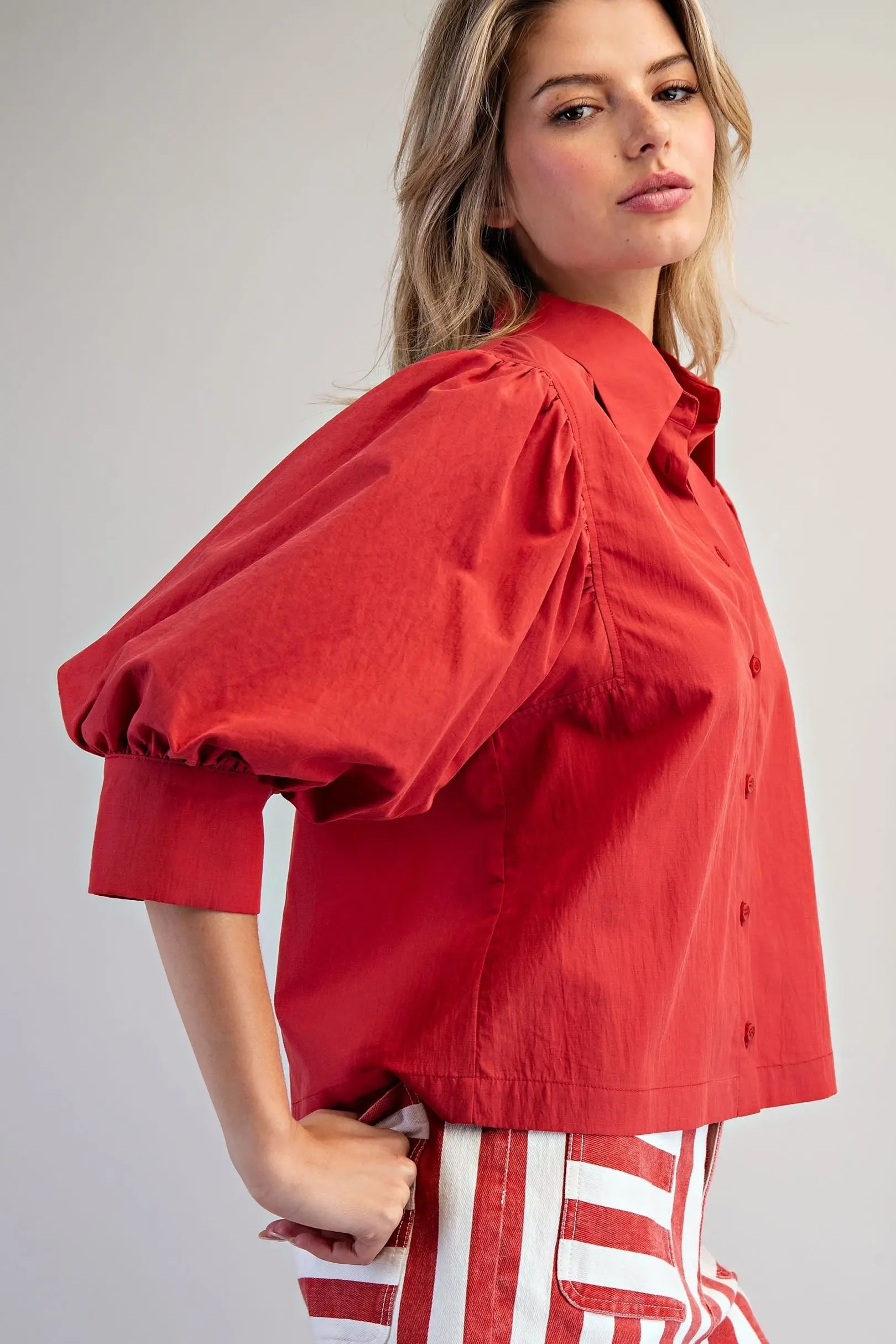 ee:some Red button up puffed sleeves
