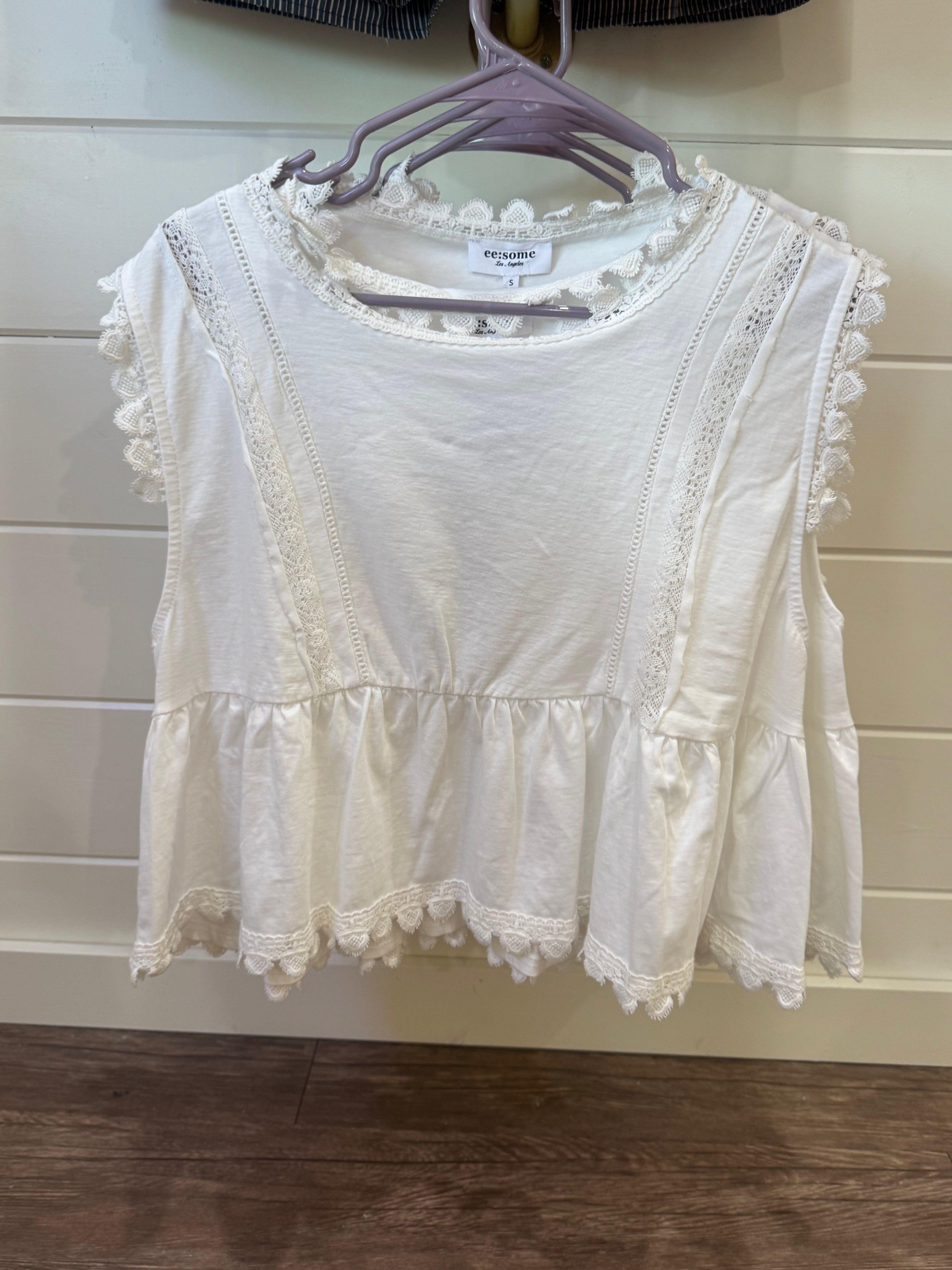 ee:some White short sleeve lace sleeves