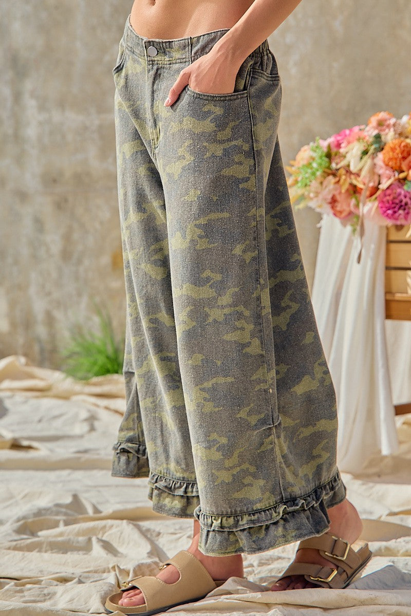 CAMOUFLAGE PRINTED DENIM RUFFLED HEM MID RISE BLOOMER PANTS