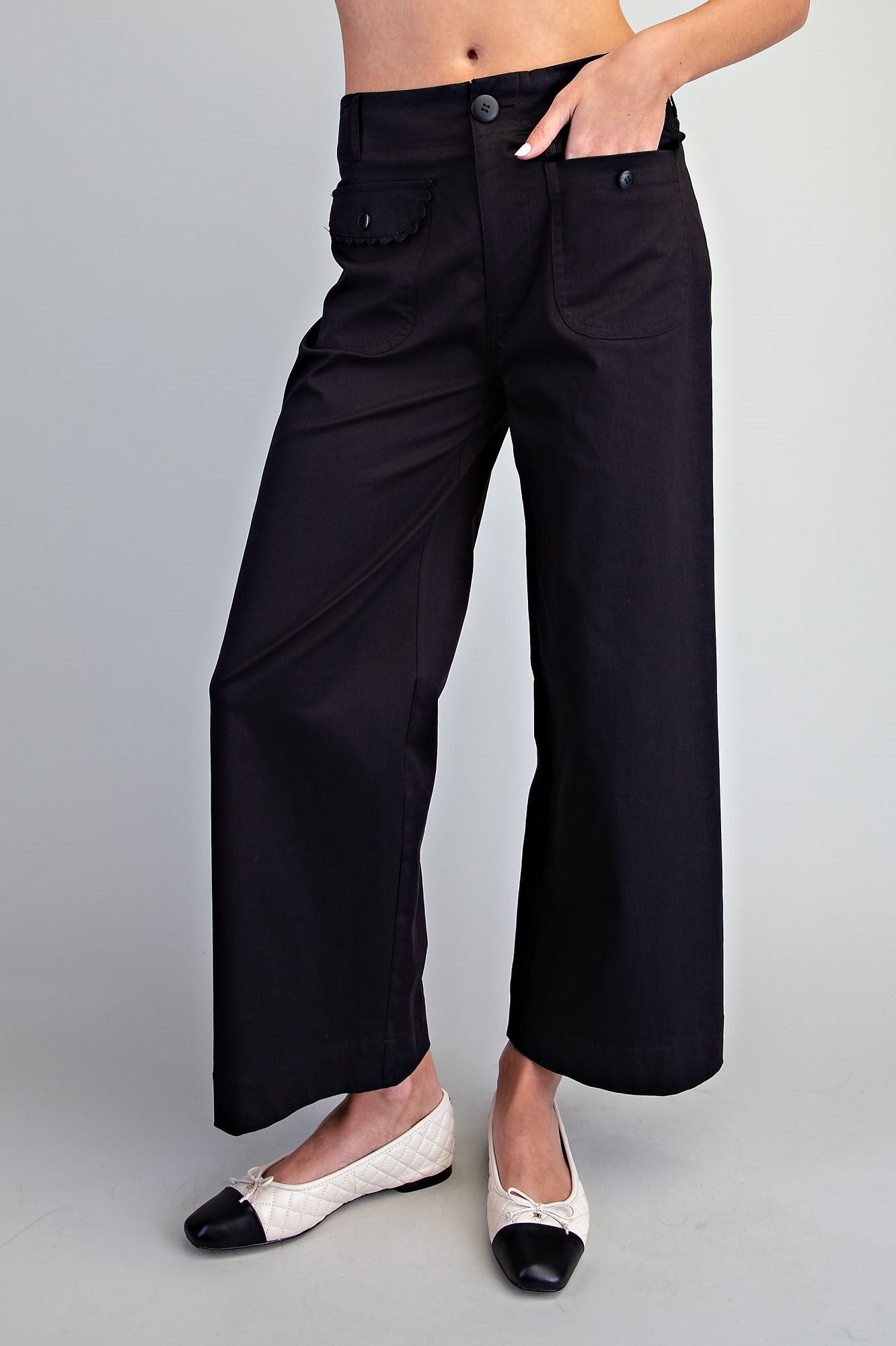 Scallop Trim Flap Pocket Pants